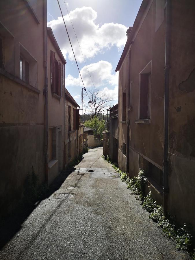 Le Petit Cocon De La Poste Apartment Gourdon Exterior photo